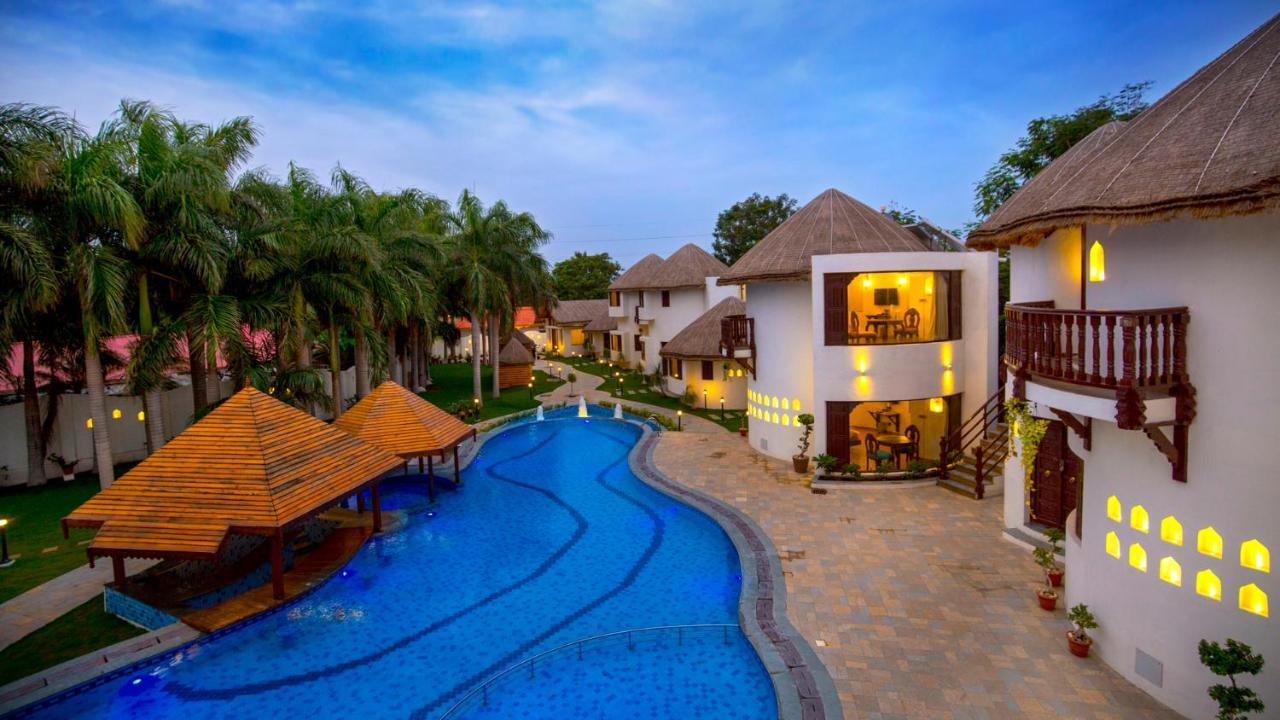 Nirali Resorts ラージコート エクステリア 写真