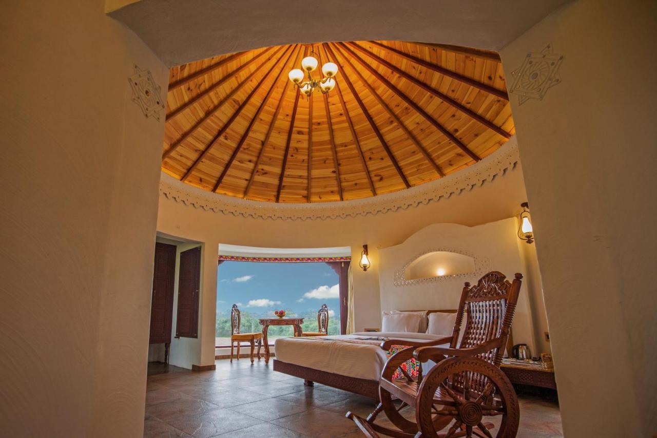 Nirali Resorts ラージコート エクステリア 写真