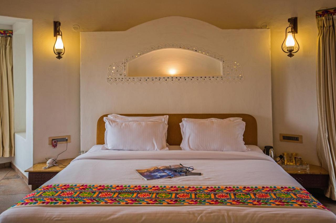 Nirali Resorts ラージコート エクステリア 写真