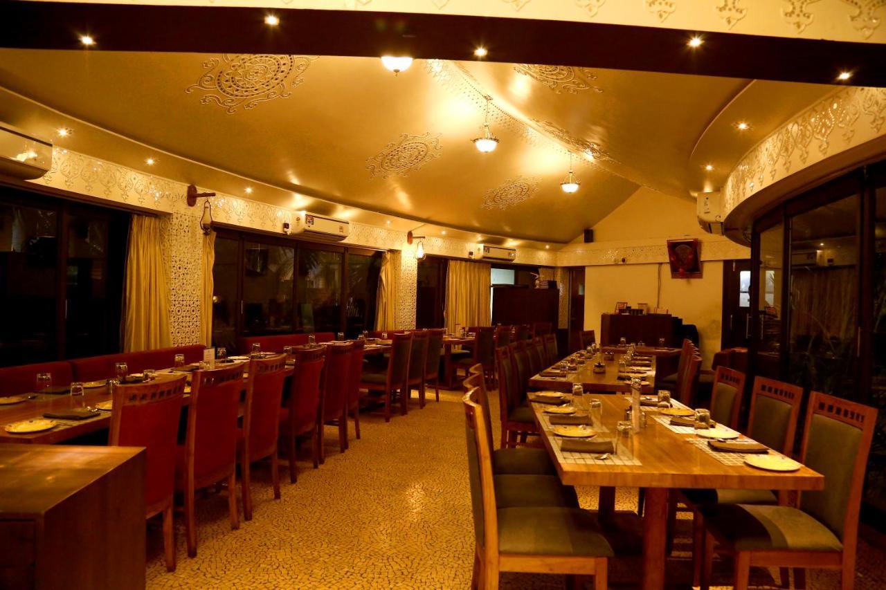 Nirali Resorts ラージコート エクステリア 写真