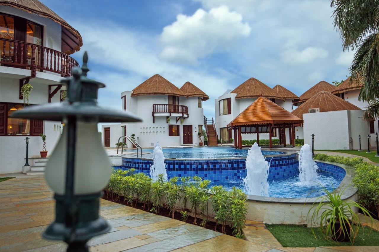 Nirali Resorts ラージコート エクステリア 写真